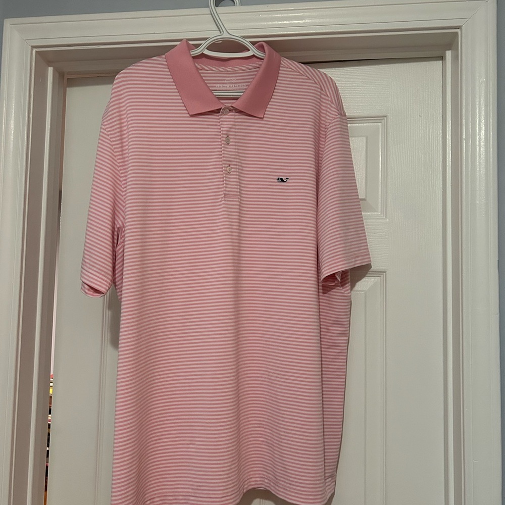 Men’s vineyard, vine shirt excellent condition like new